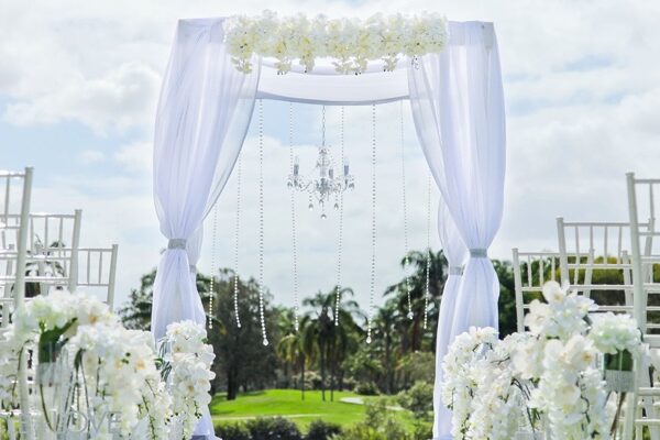 Yağmur Altında Çekilen Düğün Fotoğrafları | Poz Önerileri