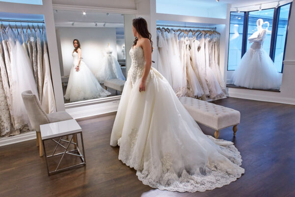 Gelinlik Almak mı Kiralamak mı? | Avantajlı Seçim Rehberi