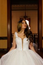 Askılı Transparan Yaka Kabarık Prenses Gelinlik