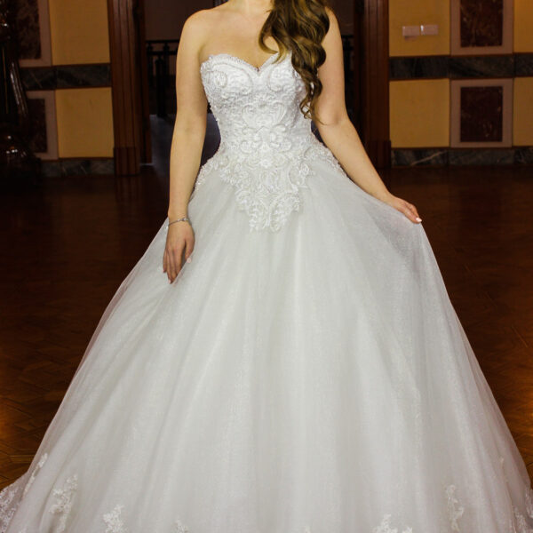 Dantel Motifli Straplez A Kesim Gelinlik