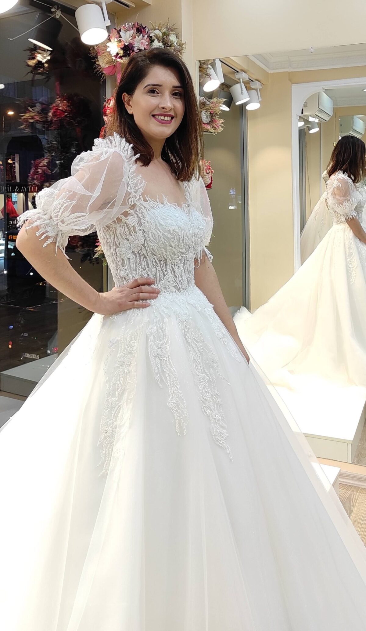 Kare Yaka Kısa Balon Kol Dantel İşlemeli A Kesim Tül Etek - Görsel 2