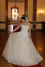 Straplez Dantel Motifli Prenses Gelinlik - Görsel 2