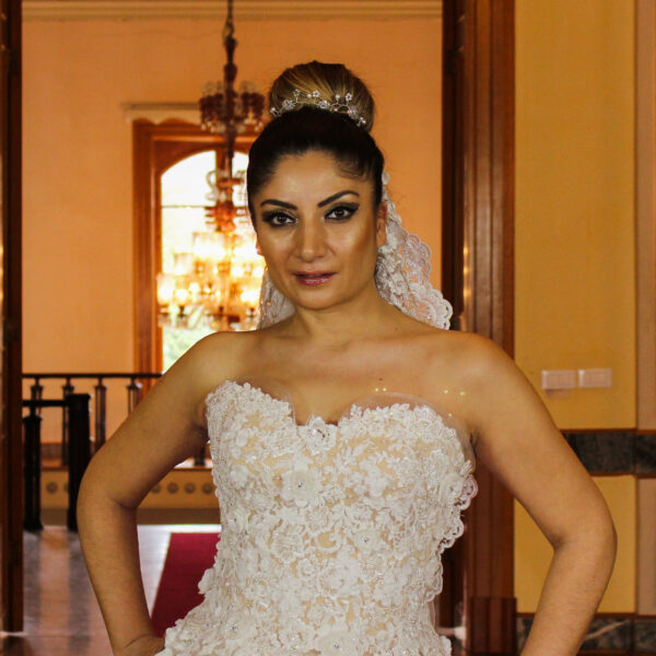 Straplez Dantel Motifli Prenses Gelinlik