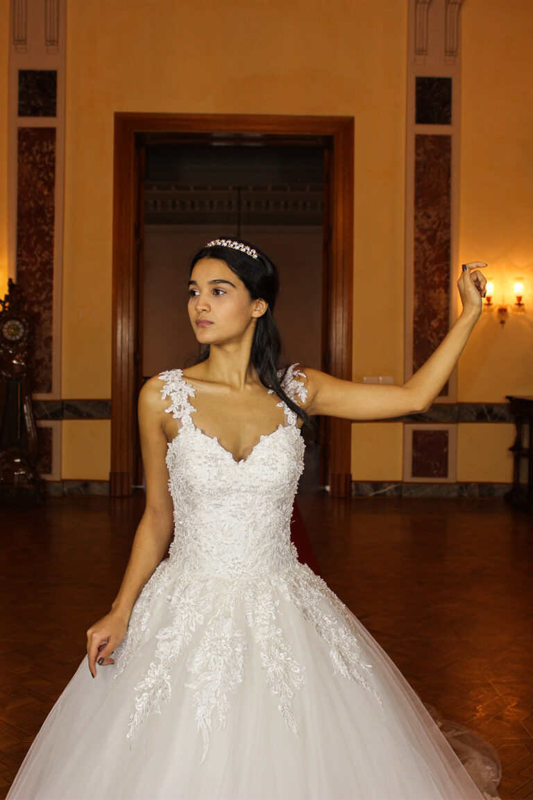 askili kalp yaka prenses gelinlik | İndirimli Gelinlikler