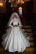 Long sleeve Pleated Princess Skirt Hijab Wedding Dresses - Image 2