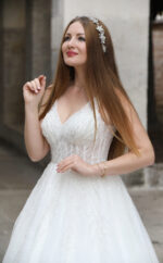 Askılı Kalp Yaka Payetli Simli Tüllü İnci ve Payet İşlemeli A Kesim Gelinlik