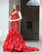 Derin Dekolteli V Yaka Sırt Dekolteli Komple İşlemeli Volanlı Balık Abiye - Görsel 3