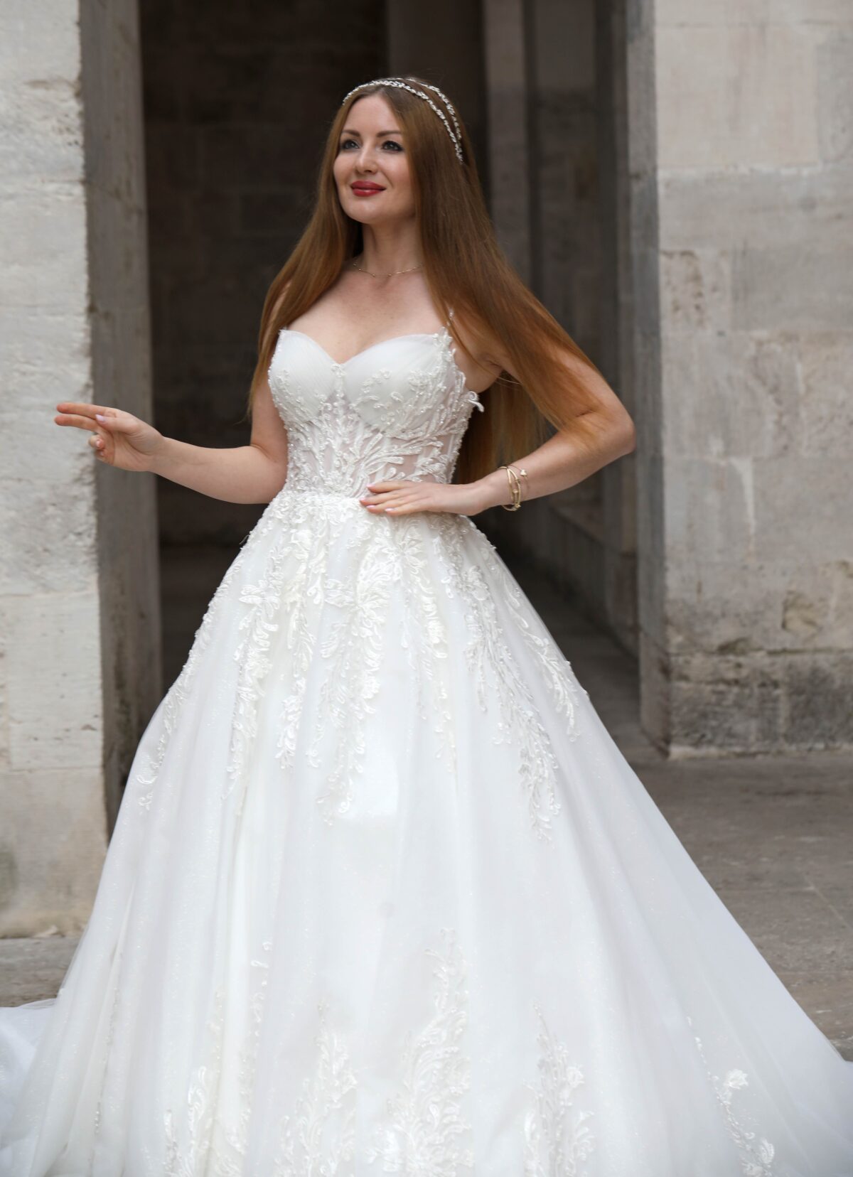 Drapeli Kalp Yaka İnce Askılı İşlemeli Dantelli A Kesim Gelinlik - Görsel 2