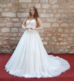 Drapeli Kedi Yaka İnce Askılı İşlemeli ve Payetli Dantel Simli Tüllü A Kesim Gelinlik - Görsel 2