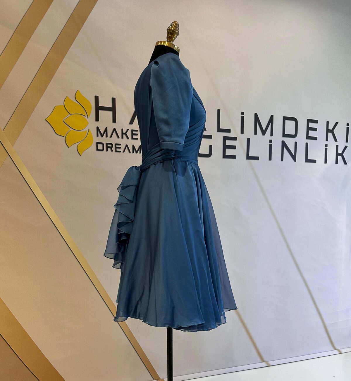 Drapeli V Yaka Balon Kollu Organze Abiye - Görsel 3