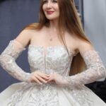 Düz Yaka Eldivenli Gümüş İşlemeli Prenses Gelinlik