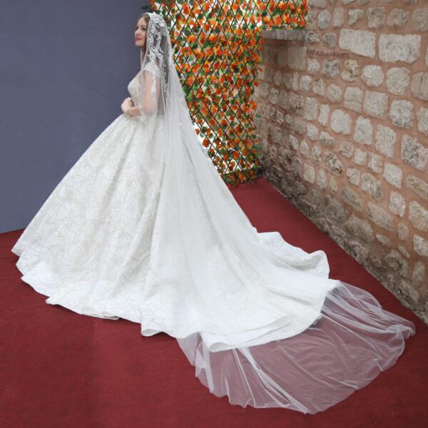 Düz Yaka Kalın Askılı Komple Gümüş İşlemeli A Kesim Gelinlik