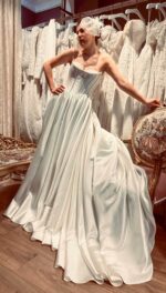 Düz Yaka Saten V Bel A Kesim Gelinlik - Görsel 4