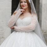 İnci Askılı Düşük Kollu Kalp Yaka Komple İnci ve Payet İşlemeli Prenses Gelinlik