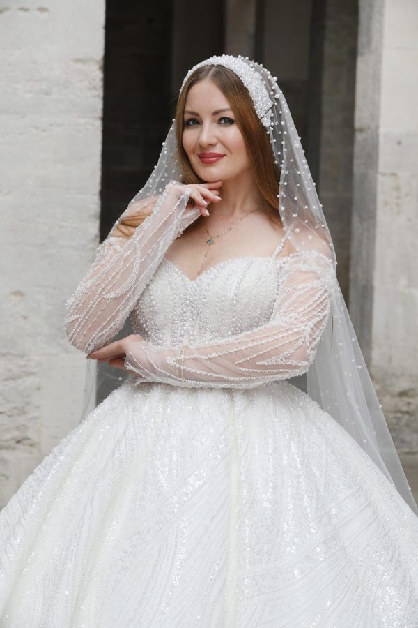 İnci Askılı Düşük Kollu Kalp Yaka Komple İnci ve Payet İşlemeli Prenses Gelinlik