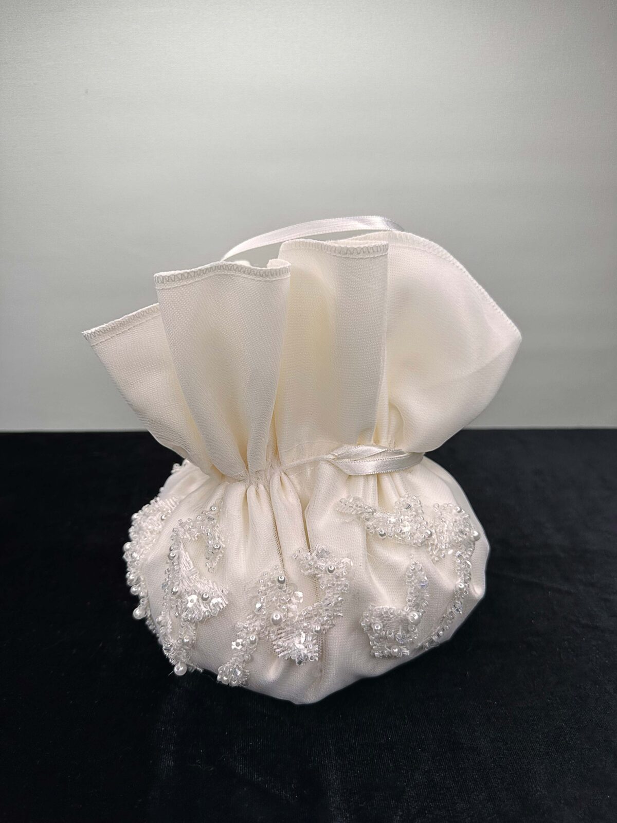 İnci İşlemeli Dantelli Saten Gelin Kesesi - Görsel 2