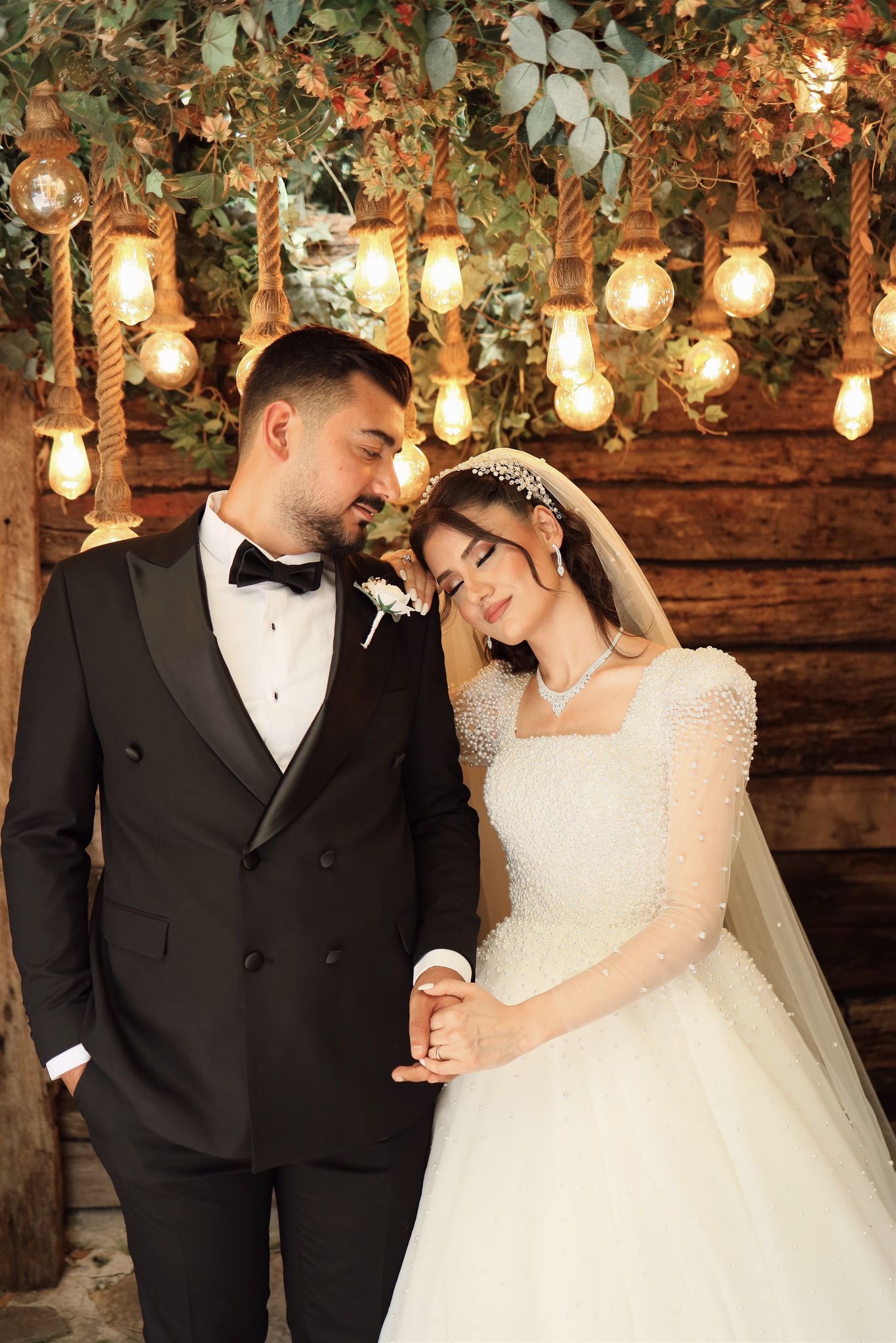 Inci Islemeli Tul Kare Yaka Uzun kol A Kesim Gelinlik 4 | HG Gelinleri