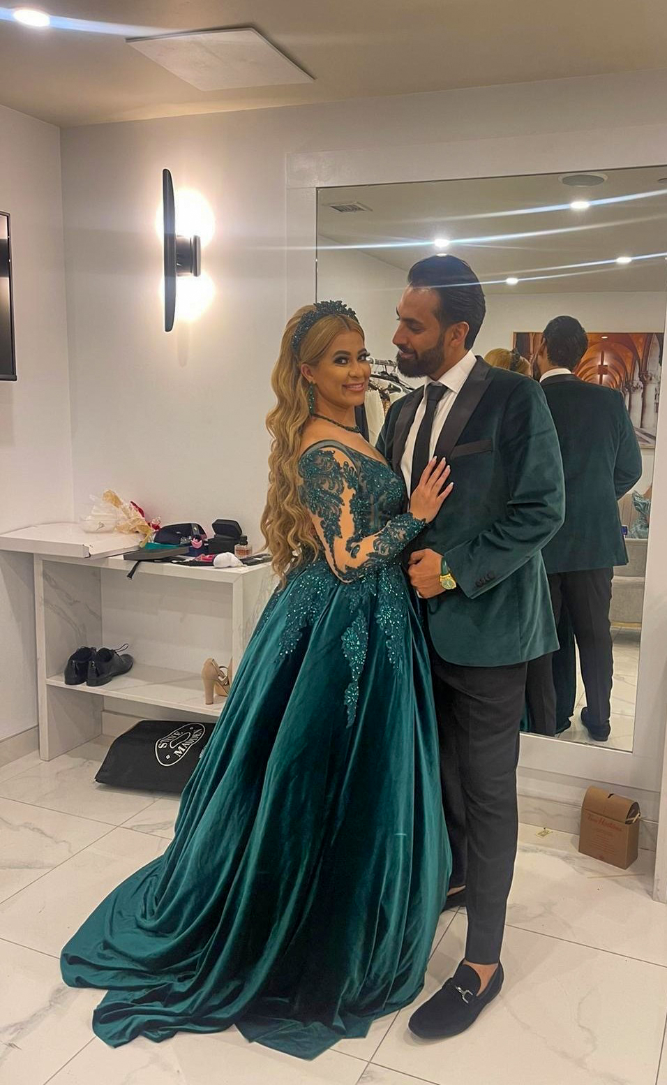 Islemeli Dantel Kadife Kalp Yaka Transparan Uzun Kol Hacimli A Kesim Kina Elbisesi | HG Gelinleri