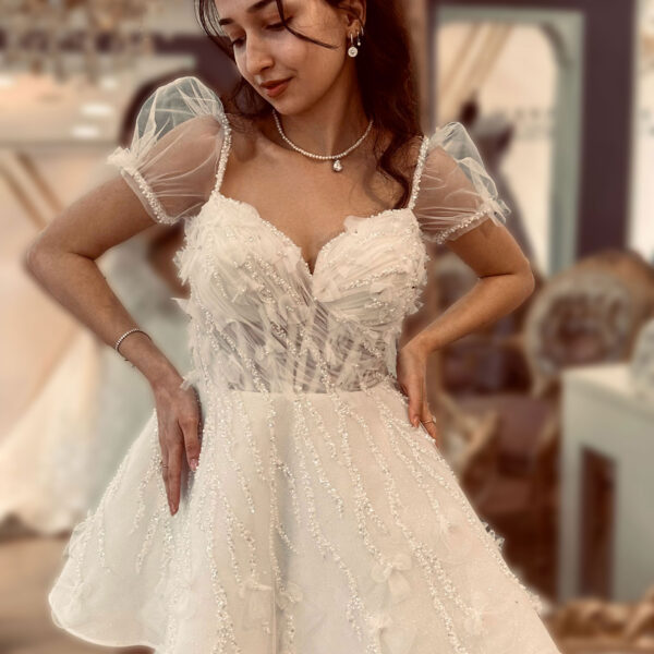 İşlemeli Drapeli İnce Askılı Kedi Yaka After Party Elbise