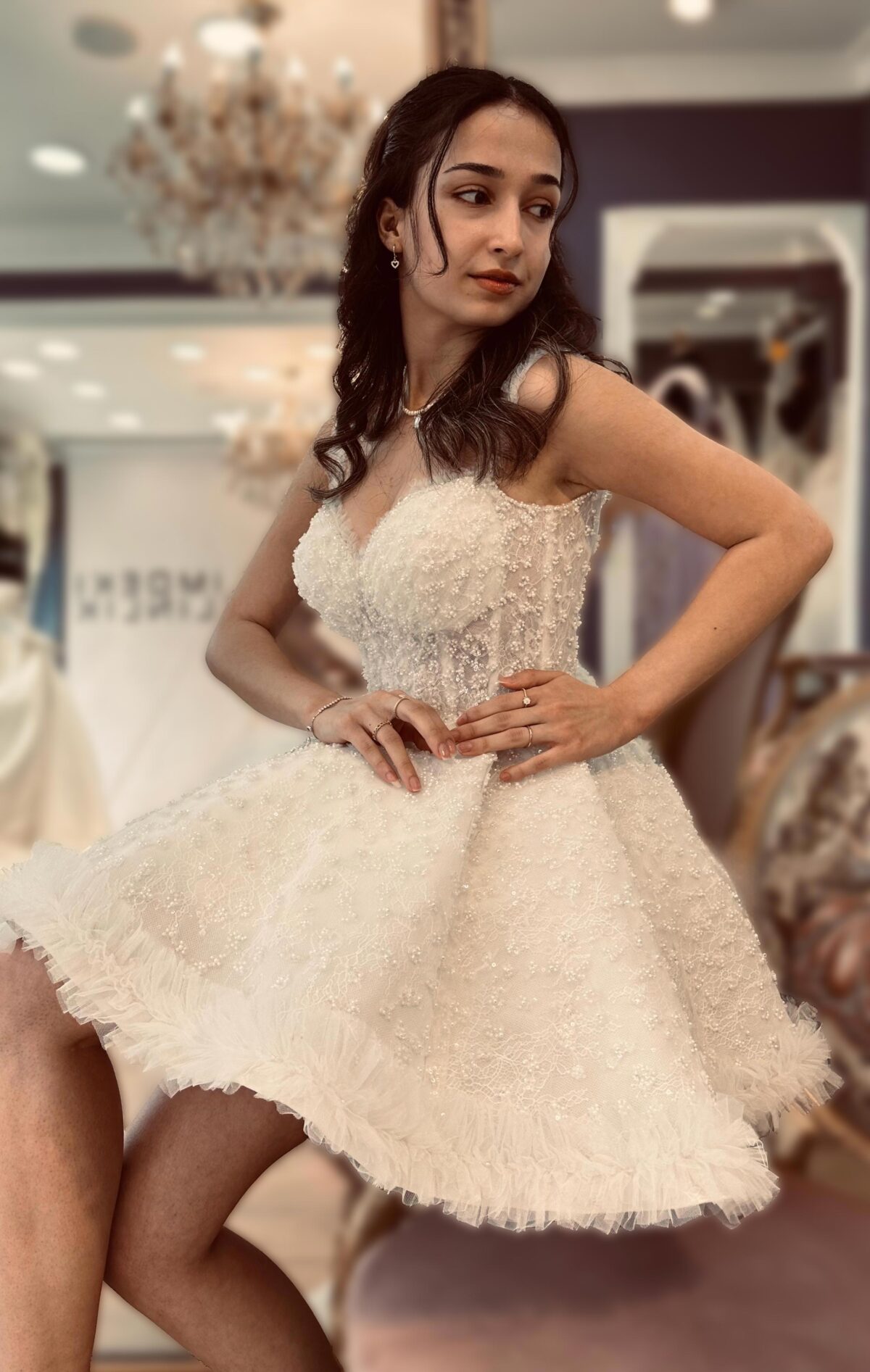 İşlemeli İnce Askılı Kalp Yaka Dantelli Kloş Kesim After Party Elbise - Görsel 1