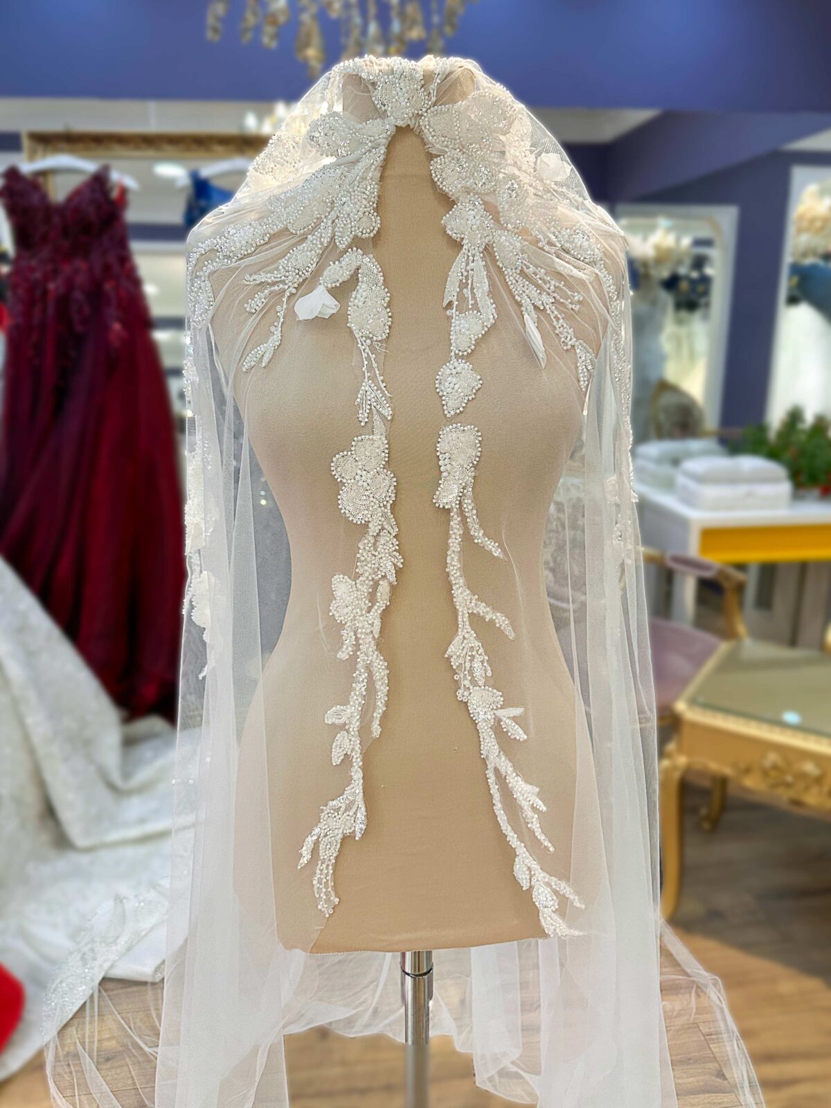 İşlemeli Üç Boyutlu Dantelli Tül Duvak - Görsel 1