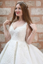 Thick Strap Sweetheart Neckline Lace Embroidered on Satin Voluminous A-Line Wedding Dress