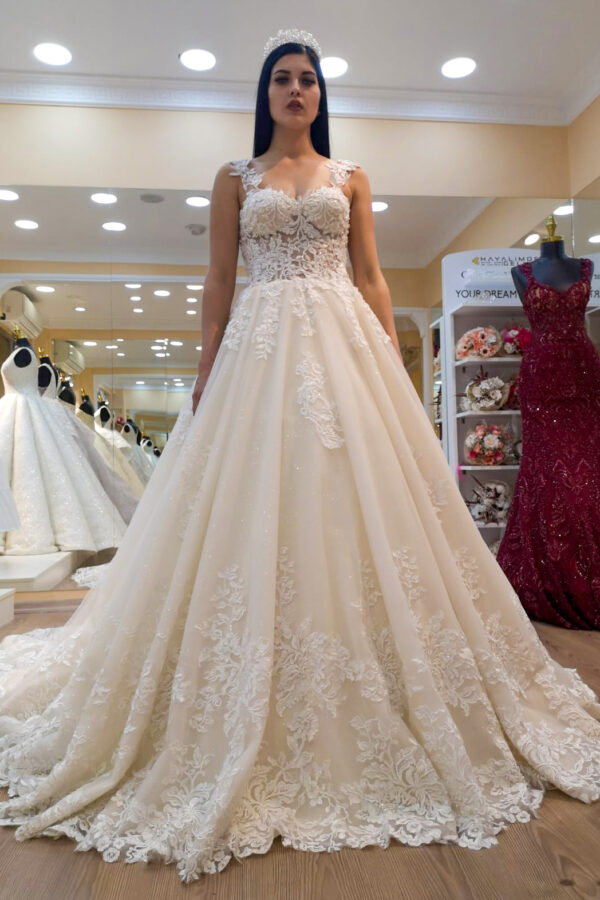 Kalp Yaka Dantel İşlemeli Transparan Beden Dantel Askı A Kesim Gelinlik