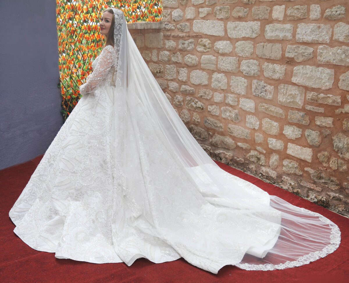 Kare Yaka Uzun Kollu Komple Gümüş İşlemeli Prenses Gelinlik - Görsel 2