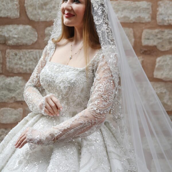 Kare Yaka Uzun Kollu Komple Gümüş İşlemeli Prenses Gelinlik