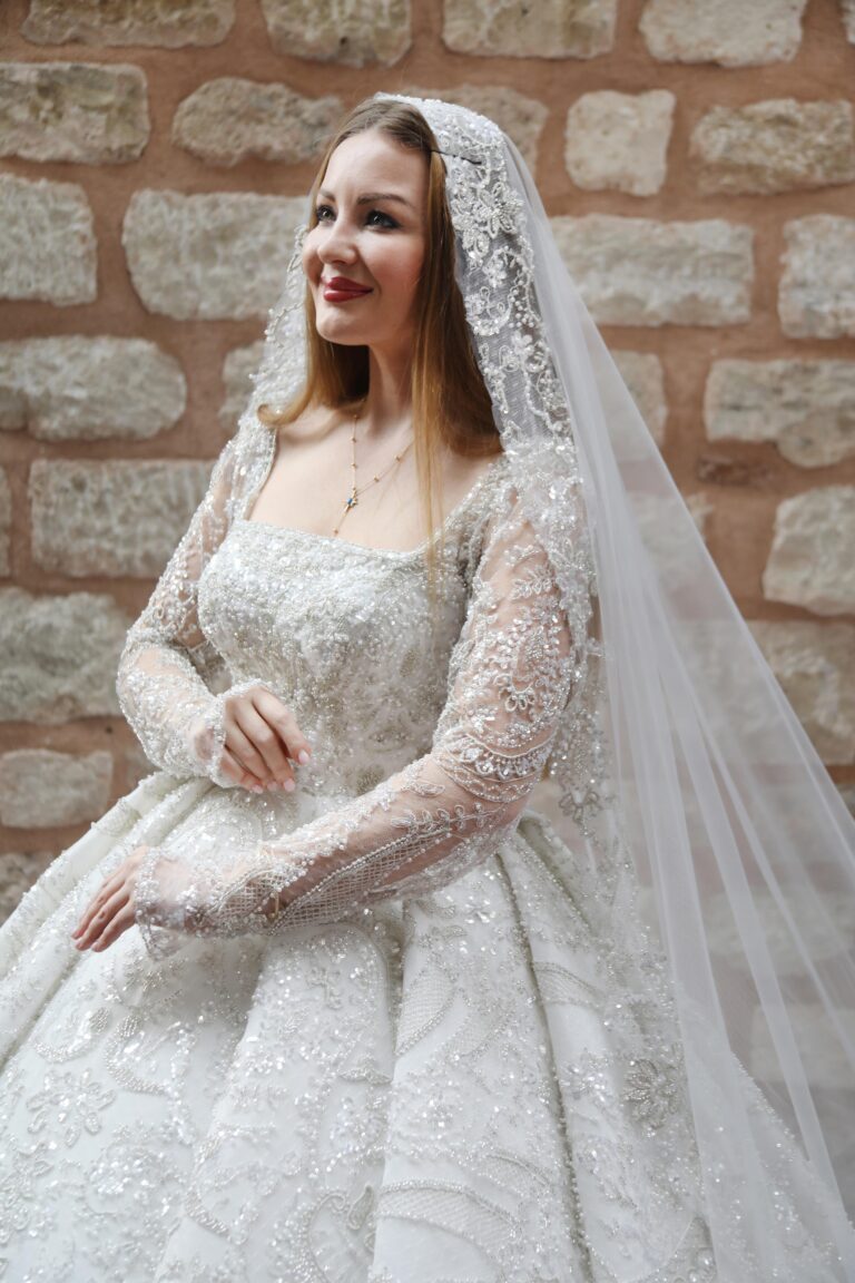 Kare Yaka Uzun Kollu Komple Gumus Islemeli Prenses Gelinlik | İndirimli Gelinlikler