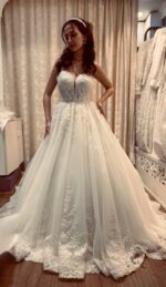 Cat Collar Embroidered Lace Tulle Skirt A Line Wedding Dress - Image 2