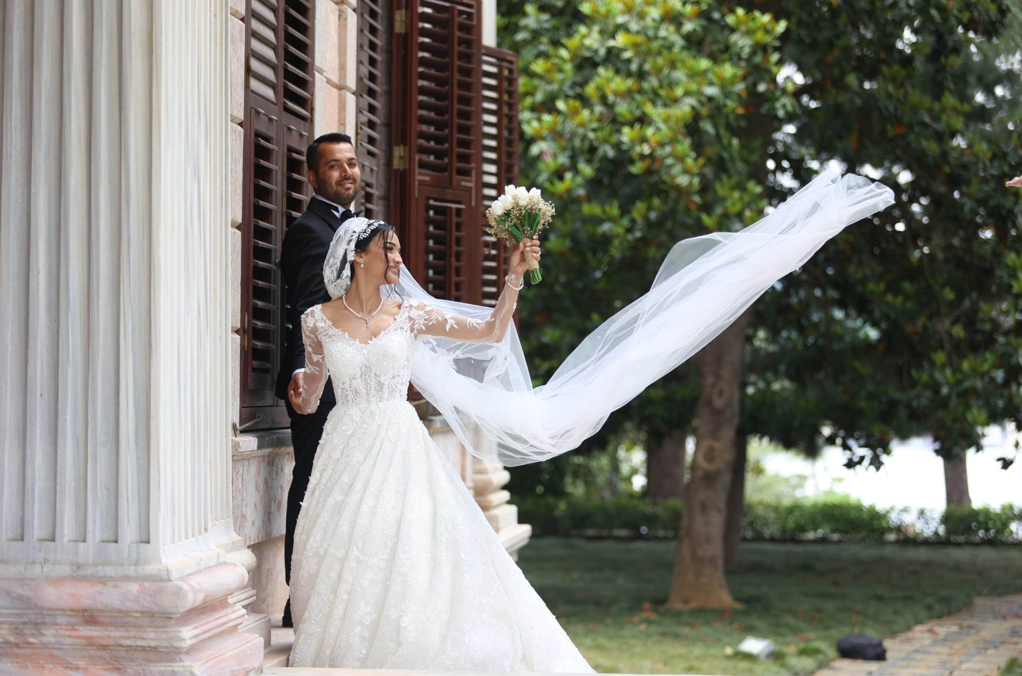 Komple Islemeli Cicekli Dantel V Yaka Uzun Kol A Kesim Gelinlik | HG Gelinleri