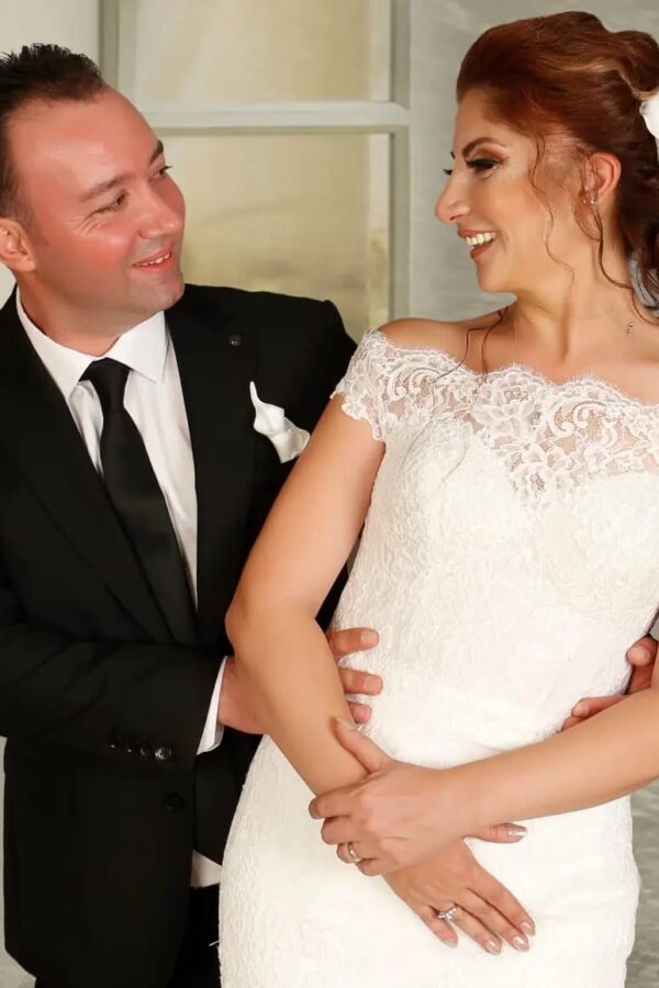 Kordeneli Lez Dantel Likralı Saten Kayık Yaka Düşük Kol Balık Model Gelinlik