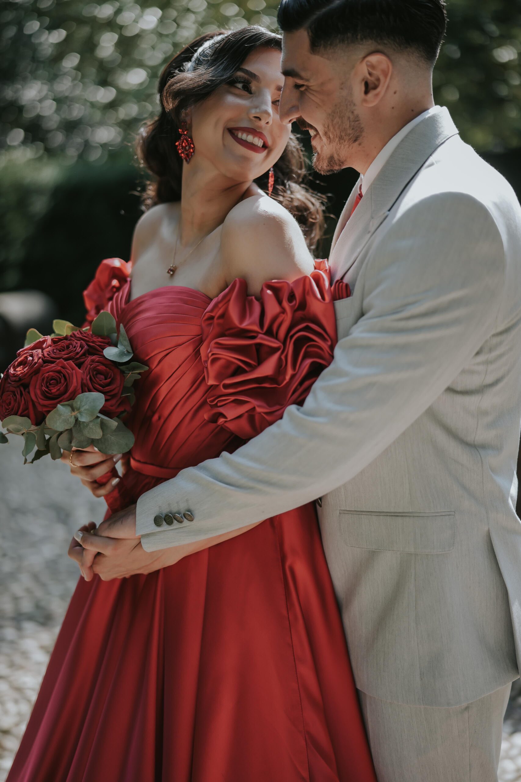 Likrali Saten Drapeli Straplez Tak Cikar Balon Kol A Kesim Abiye scaled | HG Gelinleri