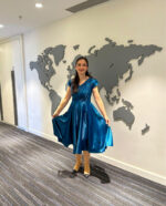 Likralı Saten V Yaka Dar Mini Kol Kloş Abiye - Görsel 4