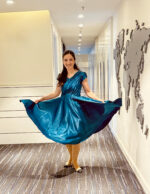 Likralı Saten V Yaka Dar Mini Kol Kloş Abiye - Görsel 5