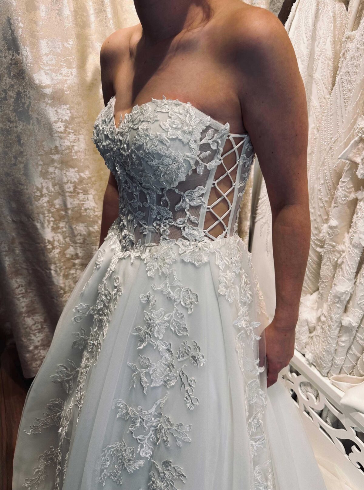 Straplez Kalp Yaka İşlemeli Aplikli A Kesim Gelinlik-2 Straplez Kalp Yaka İşlemeli Aplikli A Kesim Gelinlik - Görsel 1