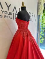 Straplez Kalp Yaka İşlemeli Aplikli Saten A Kesim Abiye - Görsel 4