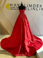 Straplez Kalp Yaka İşlemeli Aplikli Saten A Kesim Abiye