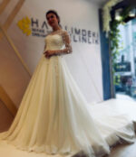 Transparan Tüllü Düz Yaka İşlemeli Dantelli İpek Tüllü A Kesim Gelinlik - Görsel 3