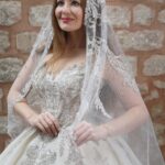 Transparan Tüllü Kalp Yaka Gümüş İşlemeli Dantel Hacimli A Kesim Gelinlik