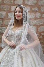 Transparan Tüllü Kalp Yaka Gümüş İşlemeli Dantel Hacimli A Kesim Gelinlik