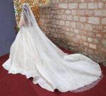 Transparan Tüllü Kalp Yaka Gümüş İşlemeli Dantel Hacimli A Kesim Gelinlik - Görsel 2