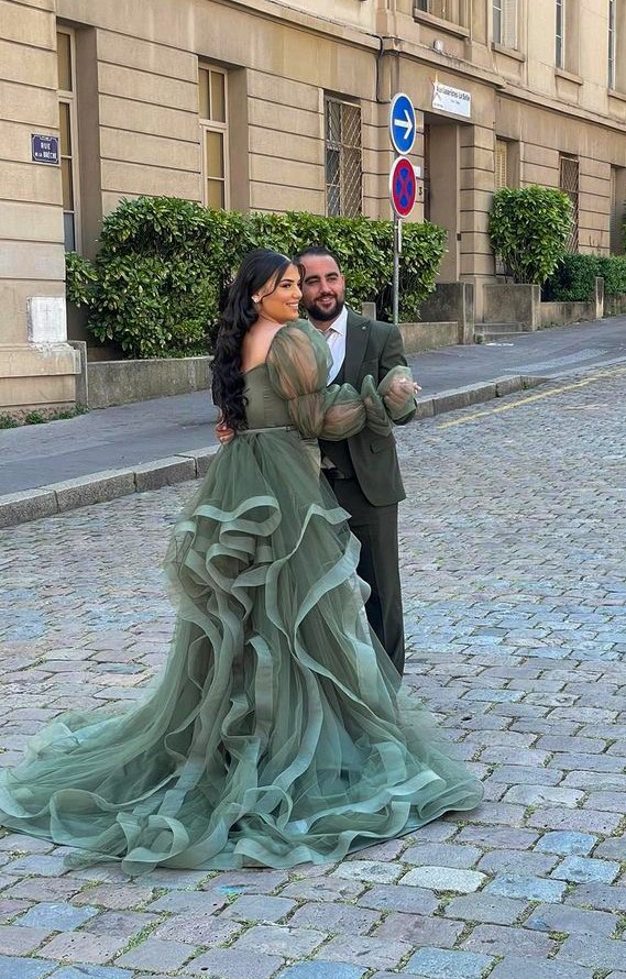 Tul Duz Yaka Uzun Balon Kol Volanli Tak Cikar Etekli Dar Kesim 2 | HG Gelinleri