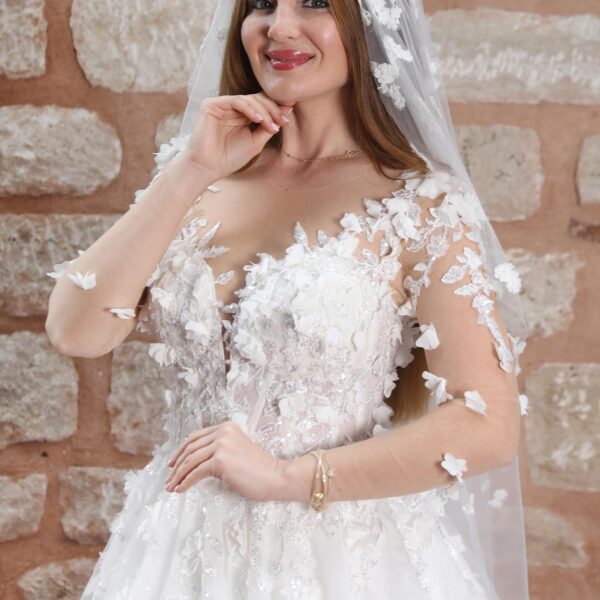 Üç Boyutlu Çiçekli Derin Dekolteli Kalp Yaka Uzun Kollu A Kesim Gelinlik