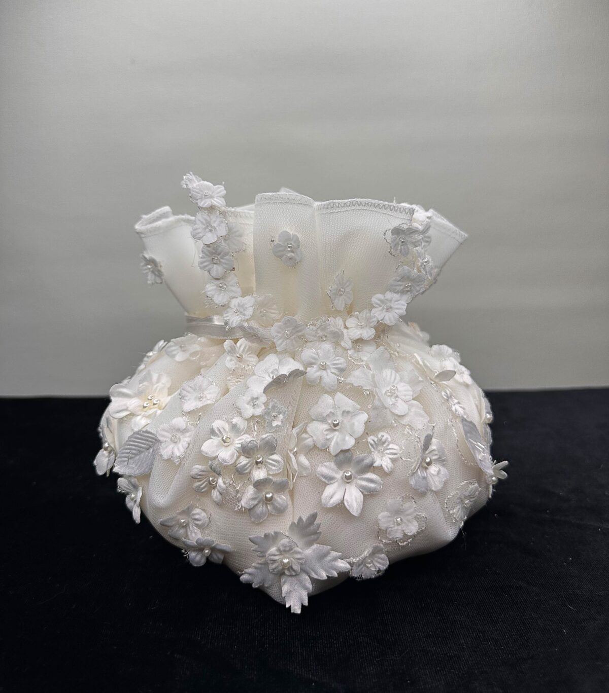 Üç Boyutlu Çiçekli Organze Gelin Kesesi - Görsel 3