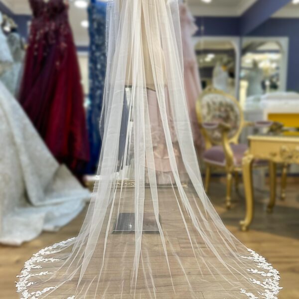 Uçları İşlemeli Dantelli Tül Duvak