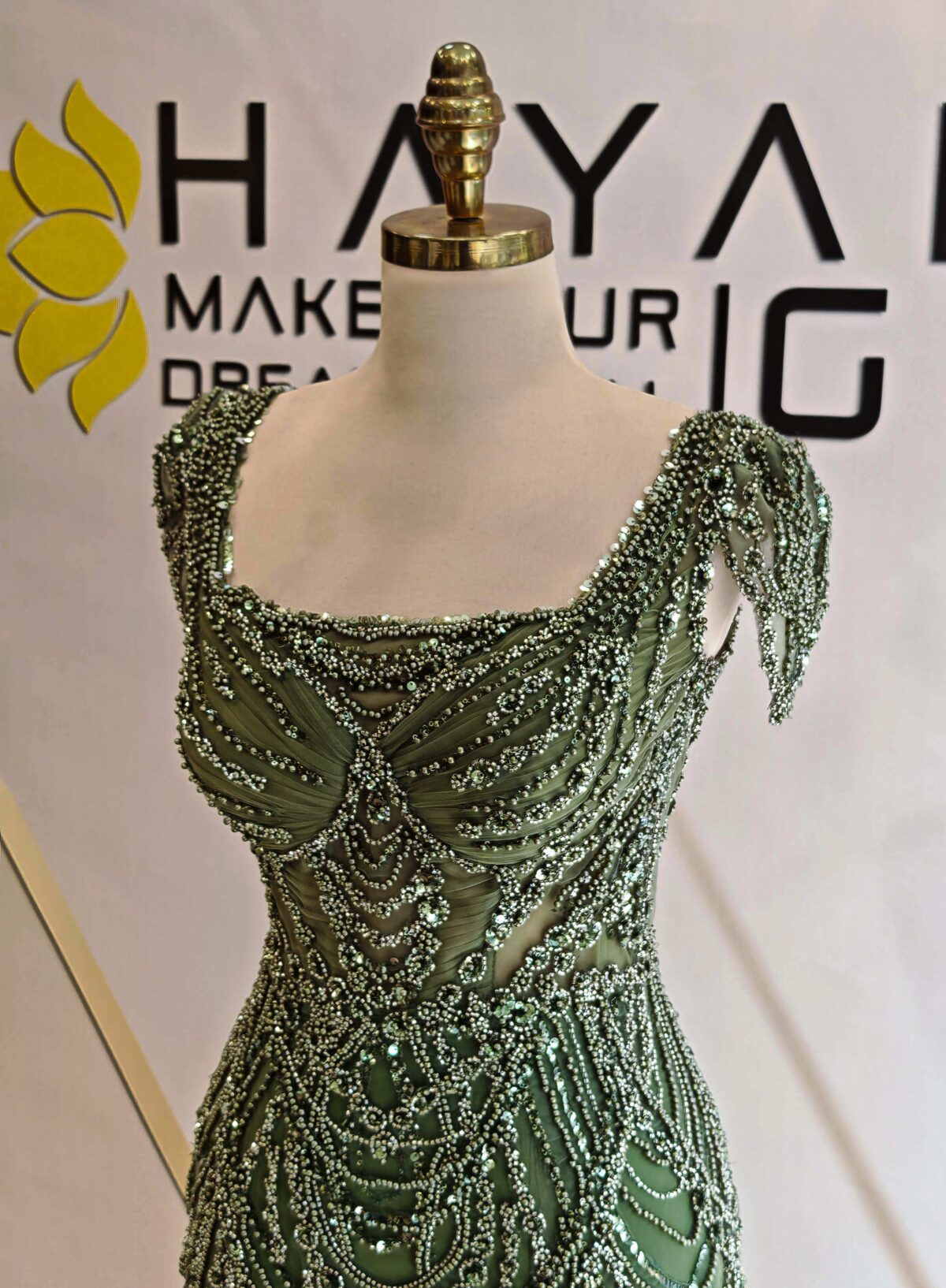 Askılı Kol Detaylı Kare Yaka Komple Dantel İşlemeli Balık Abiye - Görsel 6