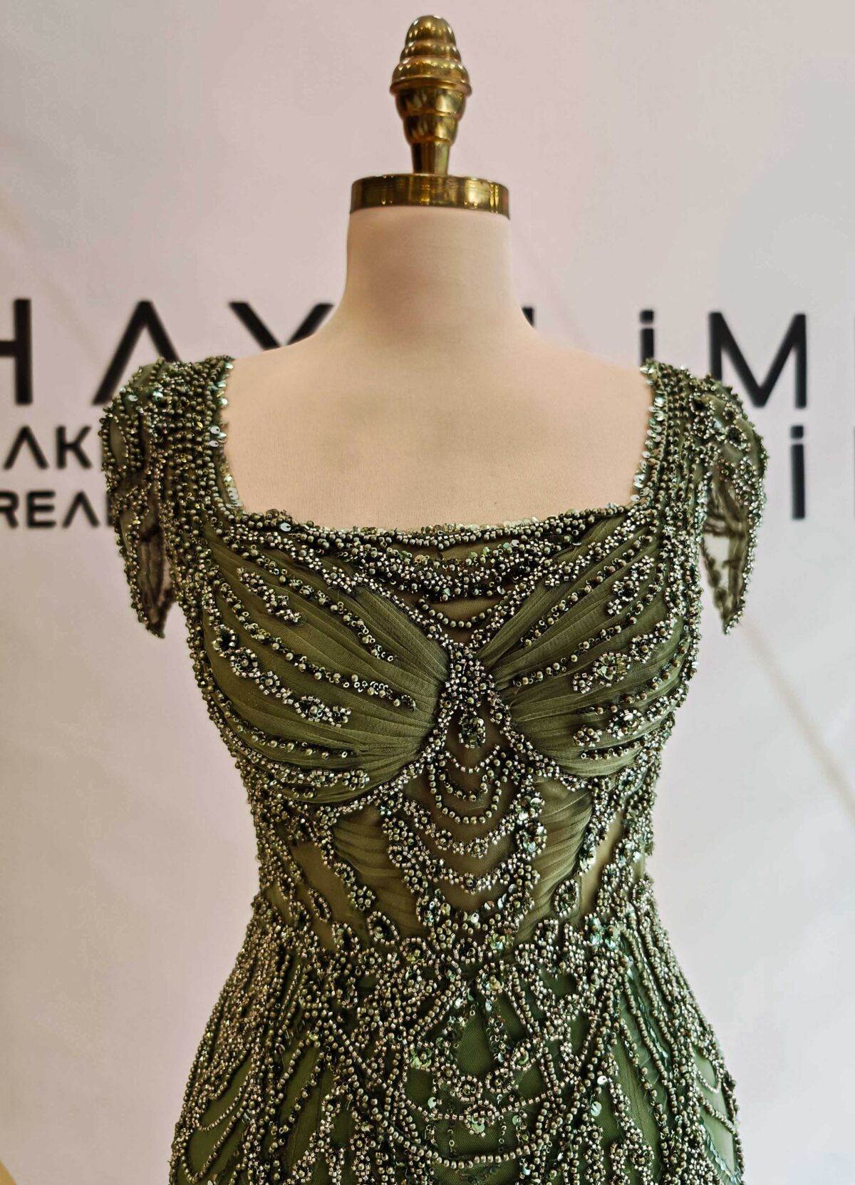 Askılı Kol Detaylı Kare Yaka Komple Dantel İşlemeli Balık Abiye - Görsel 5