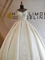Sweetheart Neckline Embroidered Lace Satin Princess Wedding Dress